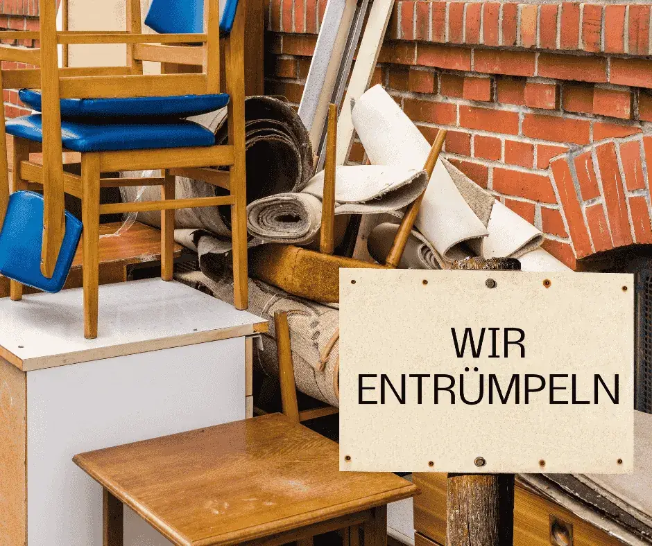 Haushaltsauflösung in Hannover: alte Stühle, Möbel und Teppichrollen vor einer Backsteinwand, davor ein Schild mit der Aufschrift Wir entrümpeln